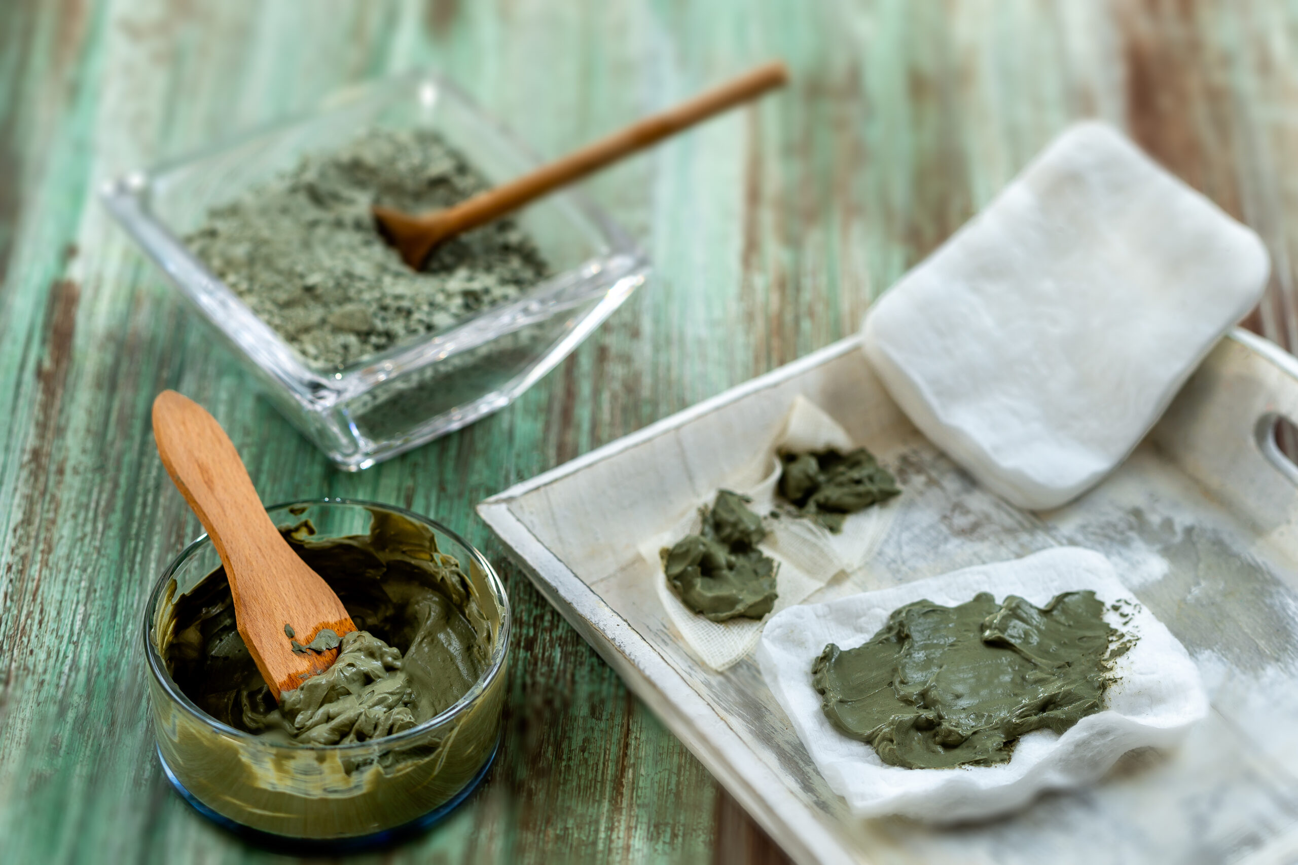 Clay Spa and medical concept: Clay Poultice Use It to Relieve Inflammation,for abscess,cyst,arthritis,Skincare benefit